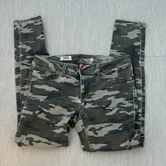 Camouflage Skinny Jeans by Sold Design Lab - Size 29 - Picture 2 of 5